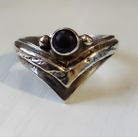 Vintage Sterling Silver Amethyst Chevron Ring